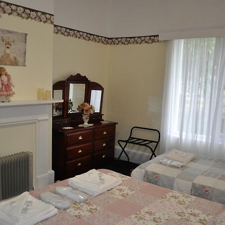 Roslyn House Bed & Breakfast Bushy Park Екстер'єр фото
