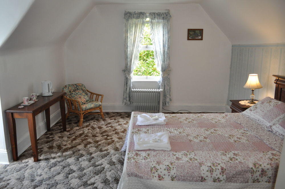 Roslyn House Bed & Breakfast Bushy Park Екстер'єр фото