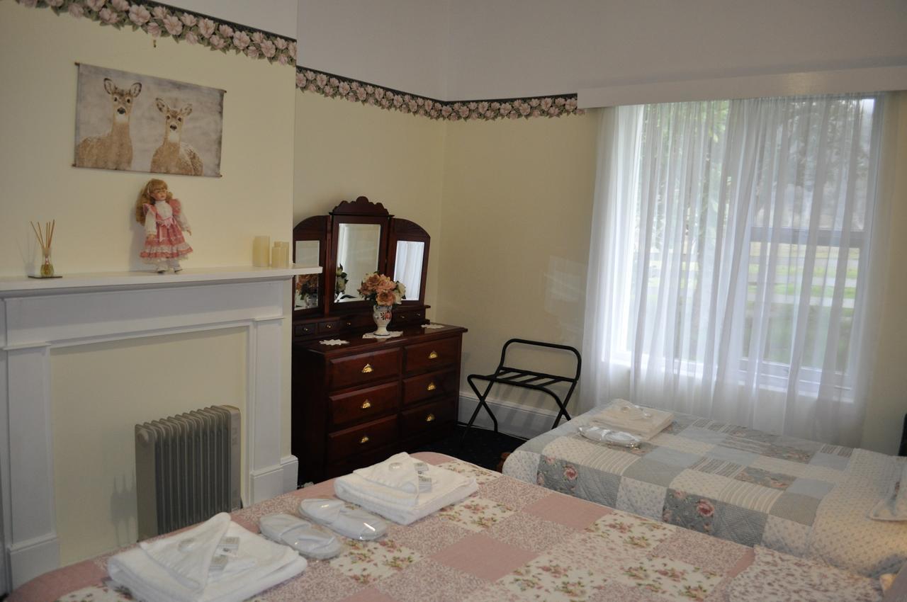 Roslyn House Bed & Breakfast Bushy Park Екстер'єр фото