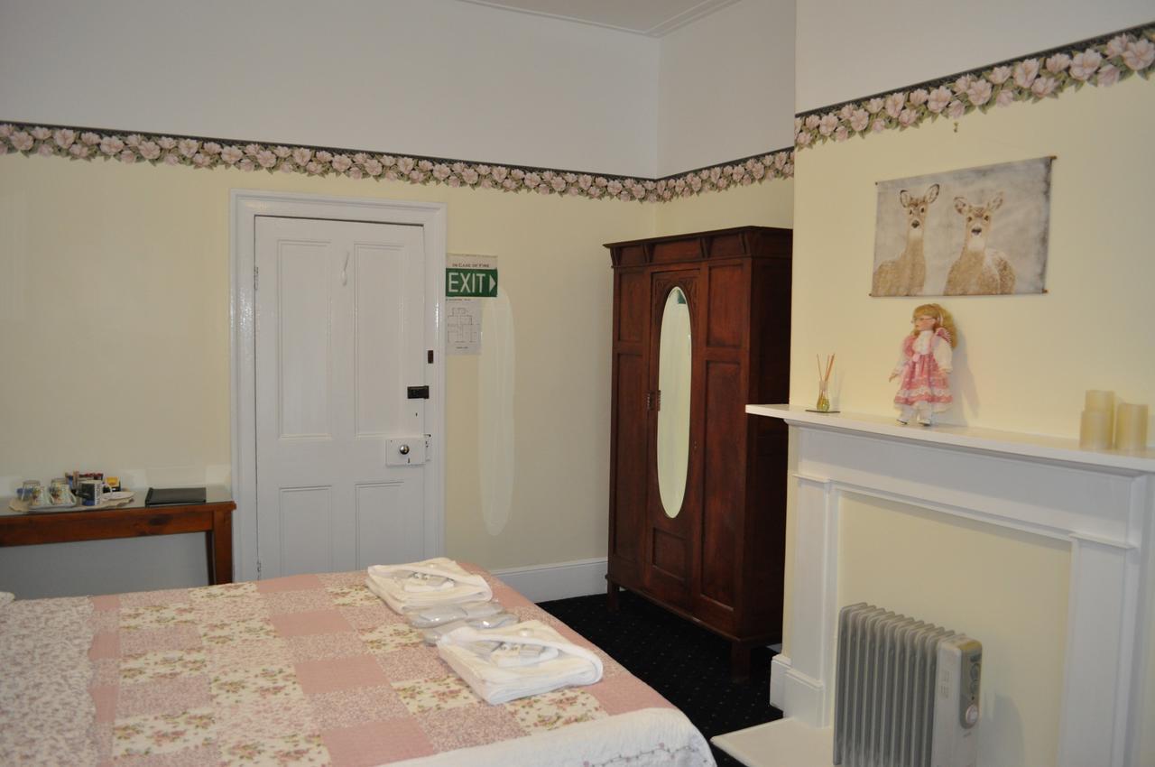 Roslyn House Bed & Breakfast Bushy Park Екстер'єр фото