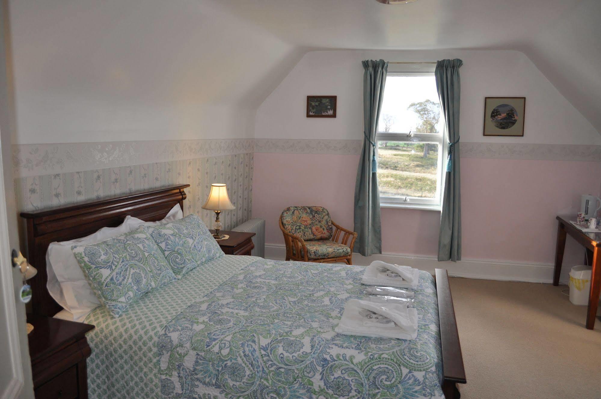 Roslyn House Bed & Breakfast Bushy Park Екстер'єр фото
