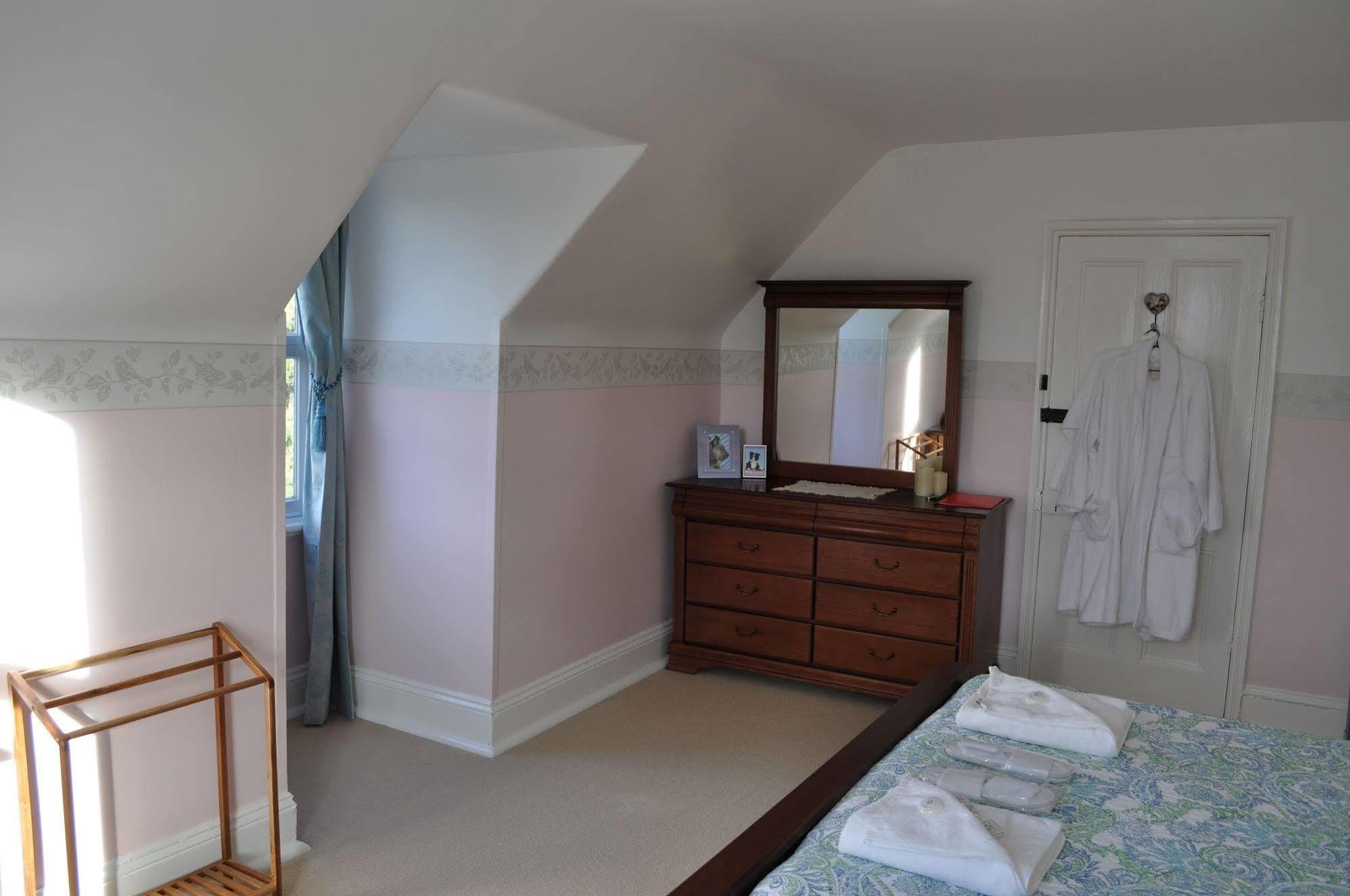 Roslyn House Bed & Breakfast Bushy Park Екстер'єр фото
