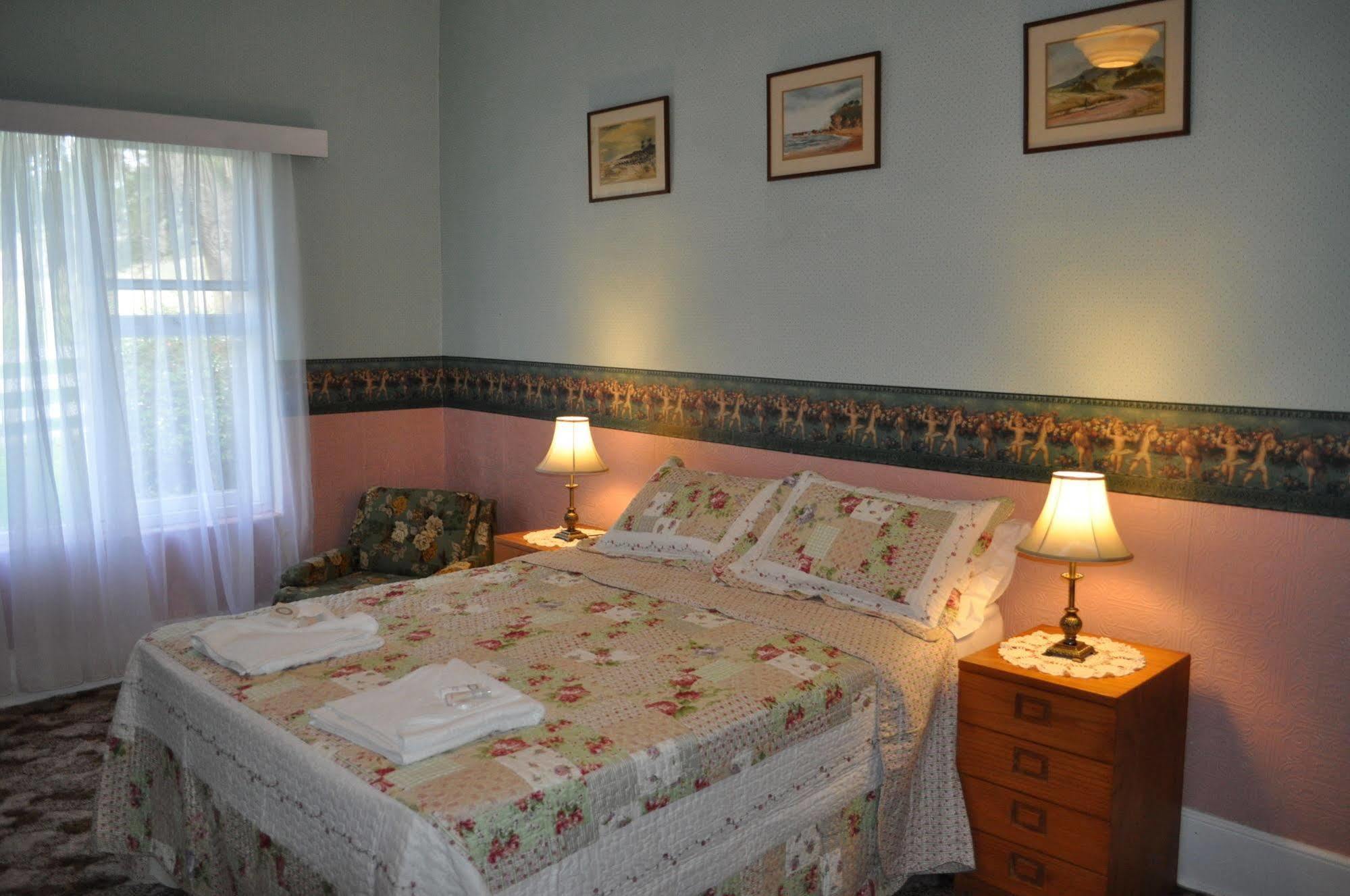Roslyn House Bed & Breakfast Bushy Park Екстер'єр фото